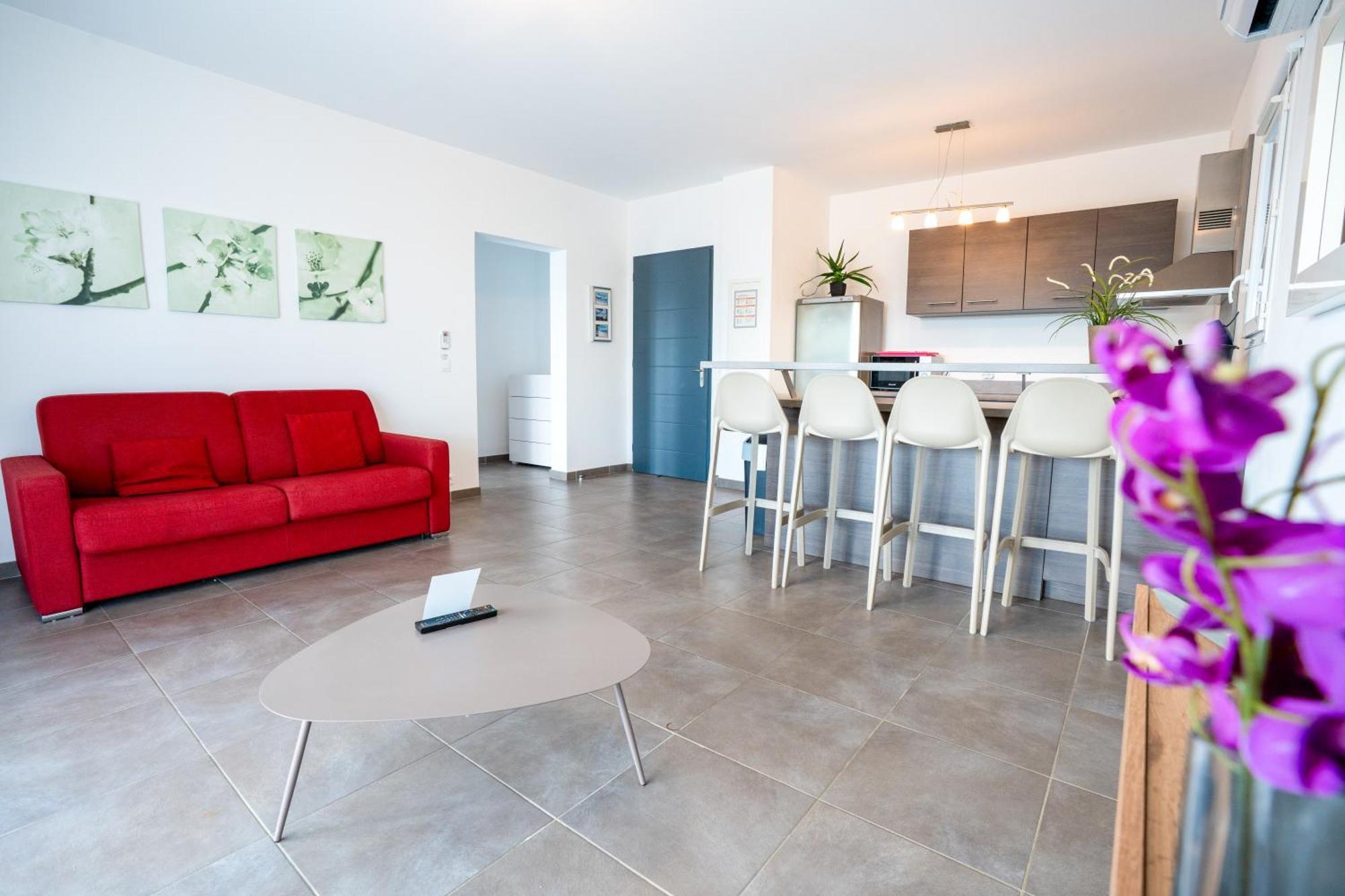 One-Bedroom Apartment with Air Conditioning and Terrace (4 Adults) - Swimming pool View